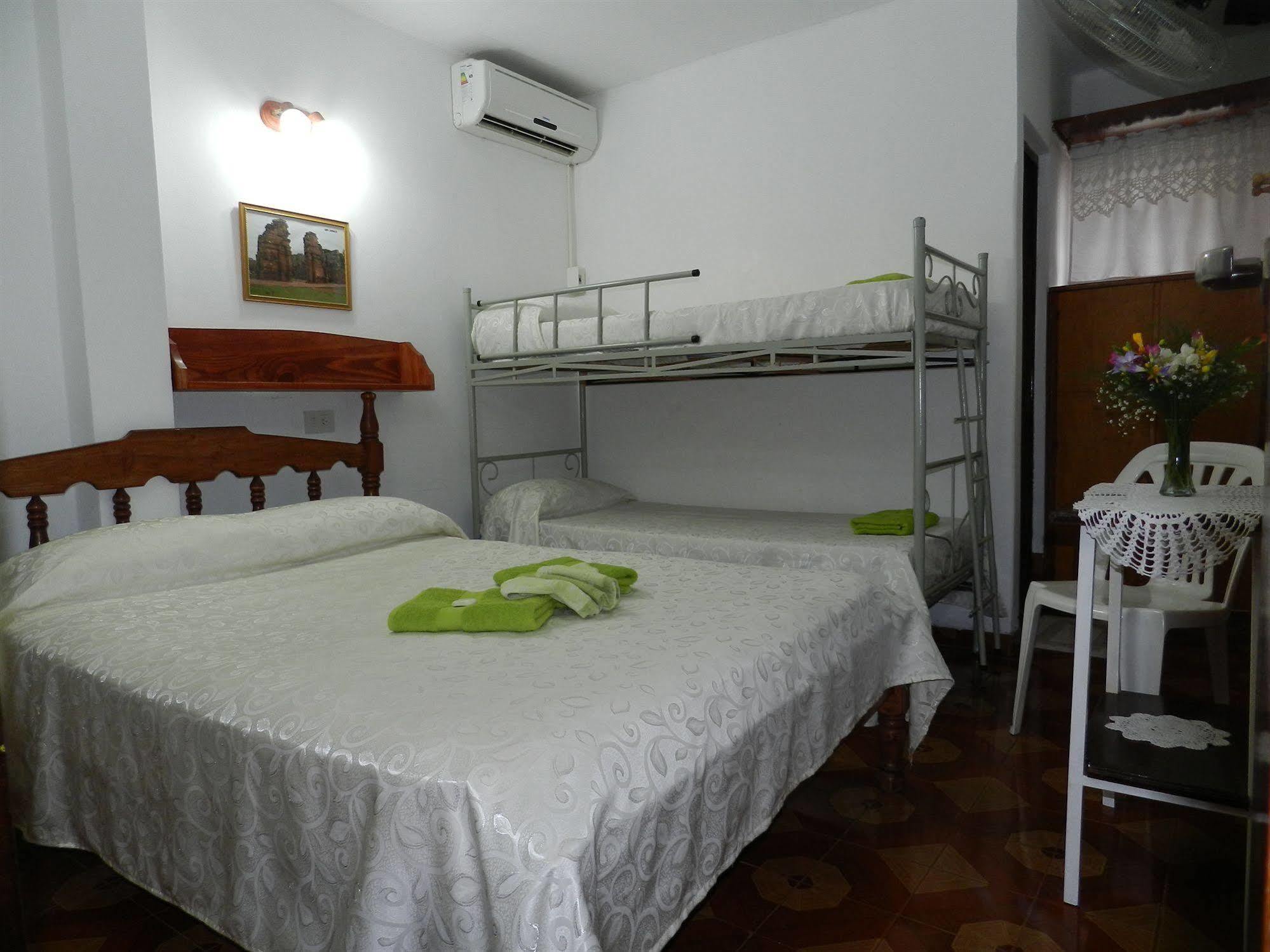 פוסאדאס Hotel Colon מראה חיצוני תמונה
